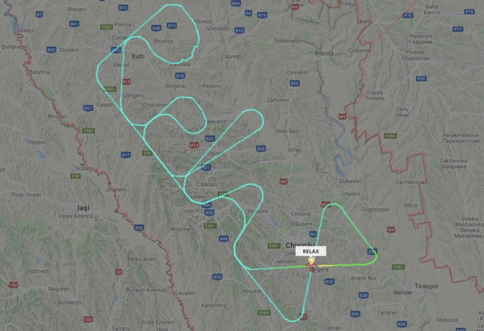 "Розслабтеся": пілот з Молдови залишив послання у небі біля України - 24 Канал