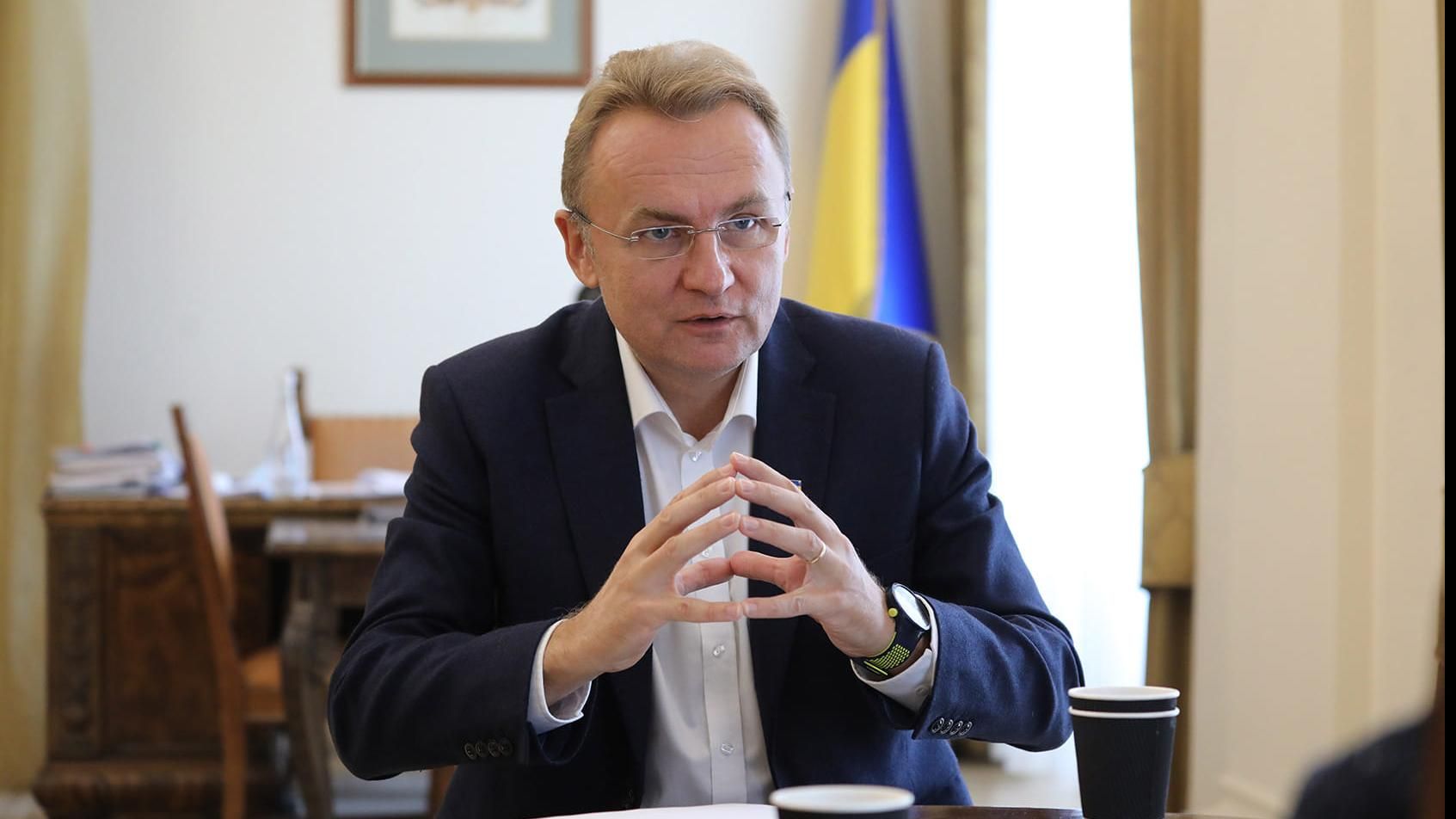 Не только с Зеленским: Садовый готов отдать половину Ратуши под админздания госслужб Не только с Зеленским: Садовый готов отдать половину Ратуши под админздания госслужб