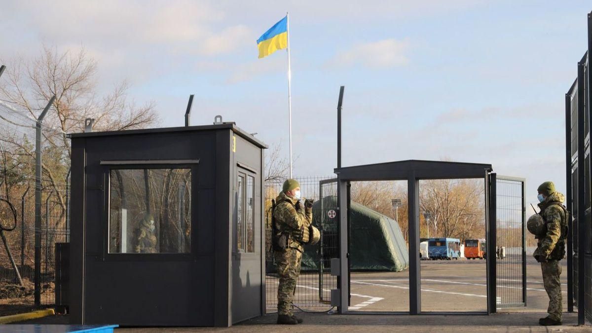 Колонна с гуманитарной помощью ООН попала под обстрел оккупантов на КПВВ "Счастье"