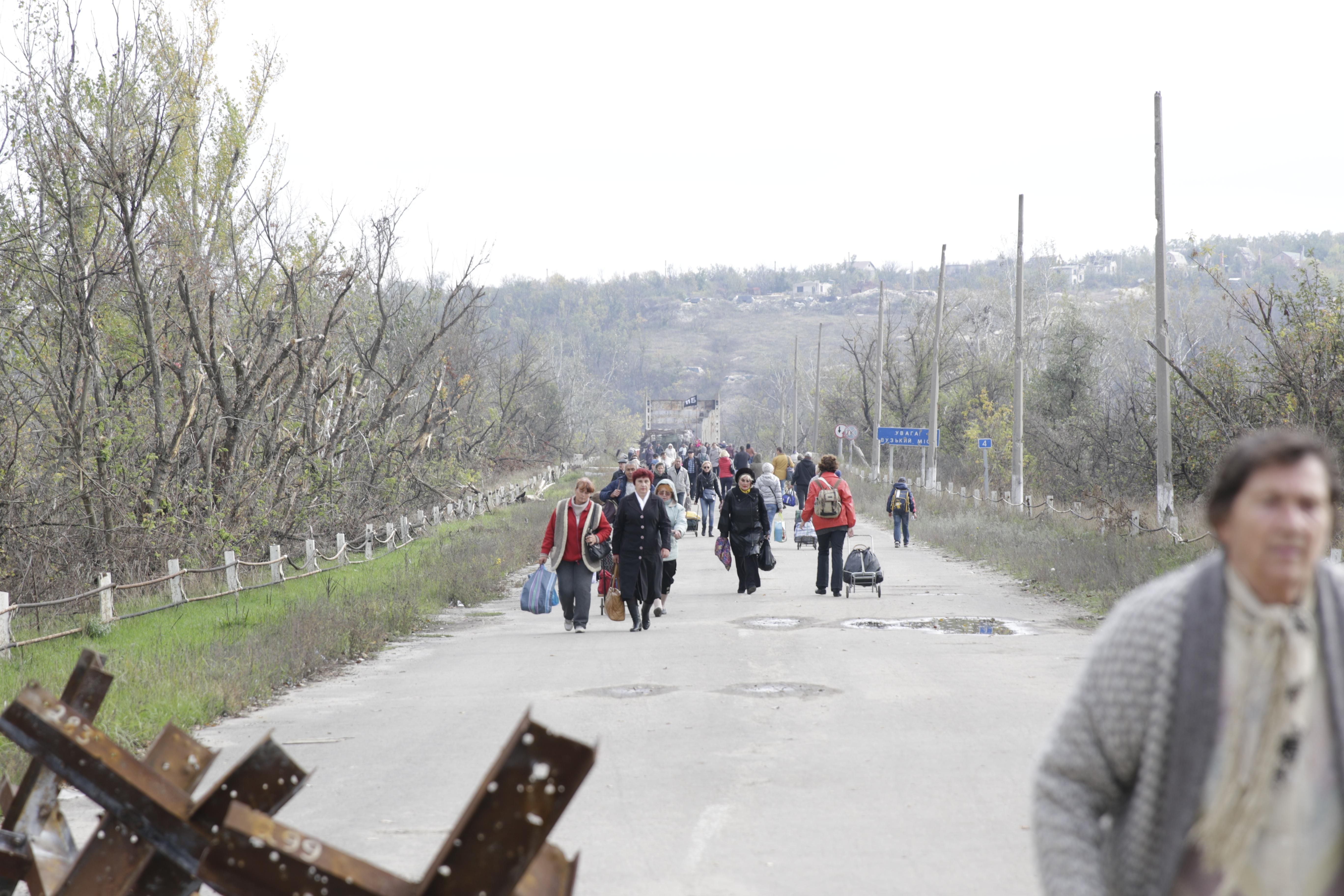 На Донбасі вже почалась евакуація цивільних – російські ЗМІ - Україна новини - 24 Канал