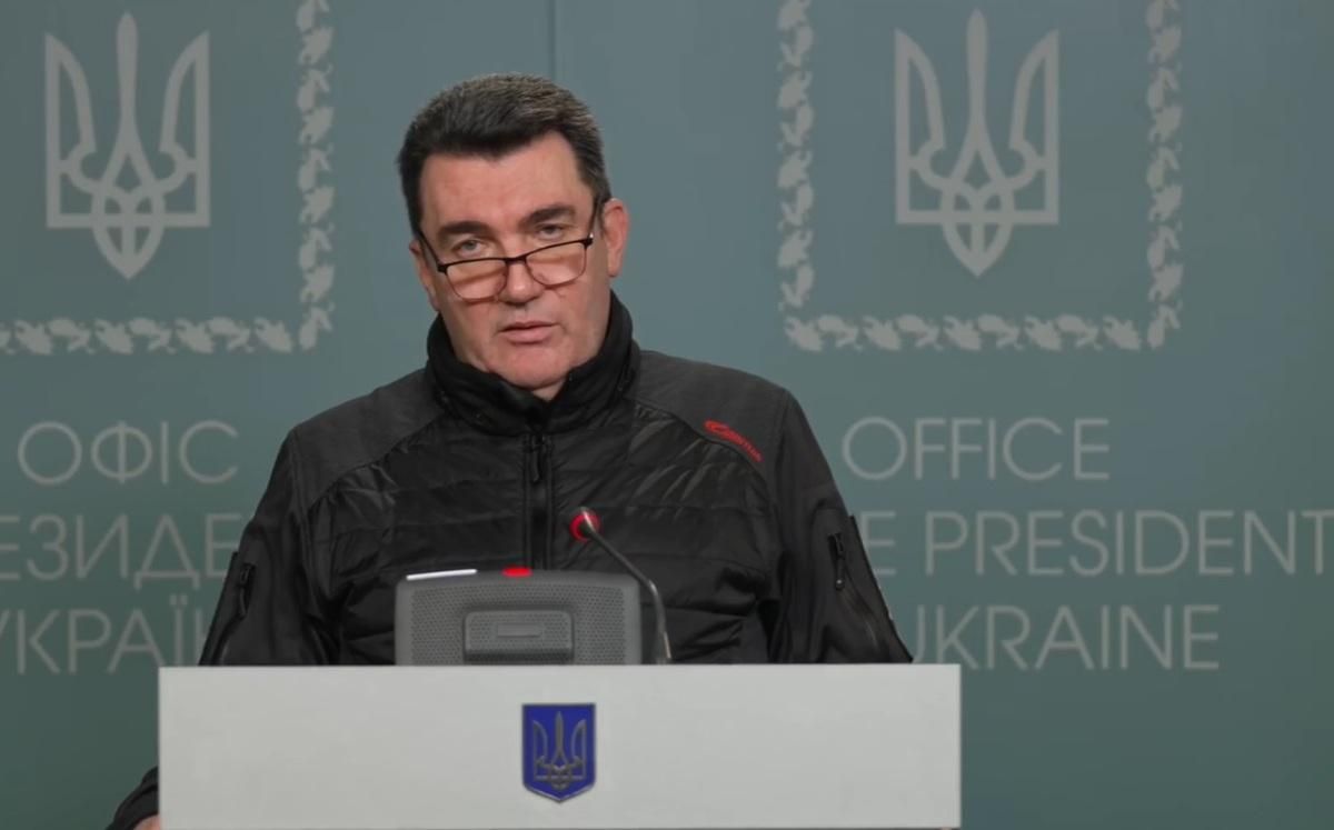 Боевики могут взрывать автобусы, которыми везут людей в Ростовскую область, – Данилов
Боевики могут взрывать автобусы, которыми везут людей в Ростовскую область, – Данилов