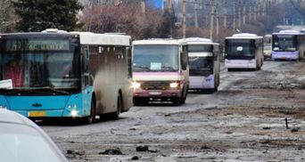 Перші автобуси з евакуйованими з Донбасу прибули до Росії Перші автобуси з евакуйованими з Донбасу прибули до Росії