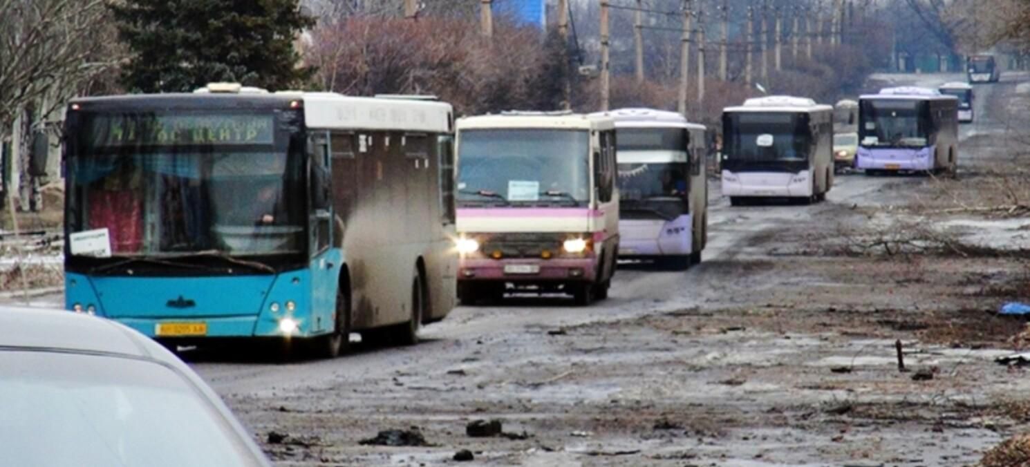 Перші автобуси з евакуйованими з Донбасу прибули до Росії - Новини росії - 24 Канал