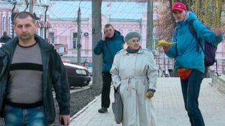 Буцімто від ООС: у Донецьку поширюють фейкові листівки про "звільнення територій" Буцімто від ООС: у Донецьку поширюють фейкові листівки про "звільнення територій"