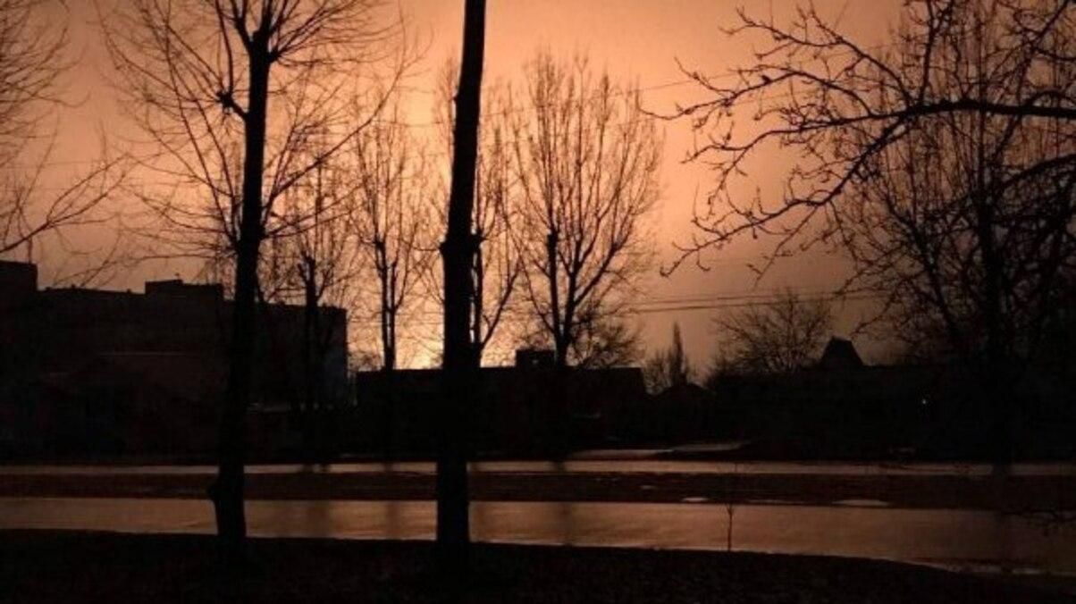 У Луганську повідомили про вже другий вибух за ніч: ймовірно, на заправці - Новини Луганська - 24 Канал У Луганську повідомили про вже другий вибух за ніч: ймовірно, на заправці - Новини Луганська - 24 Канал