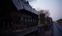 БТРы и грузовики: росСМИ показали движение военной техники возле границ с Украиной