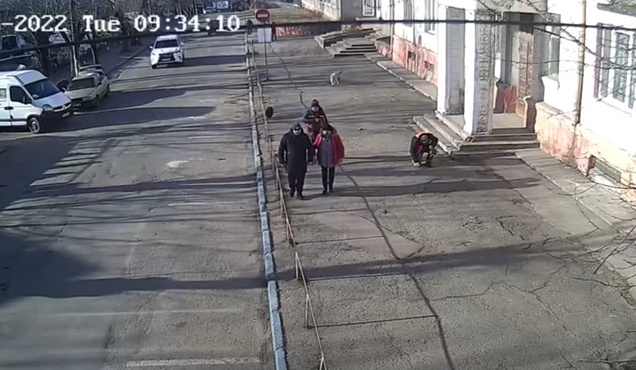 "З**бали эти атошники": полиция задержала хулигана, жестоко избившего участника ООС в Черновцах "З**бали эти атошники": полиция задержала хулигана, жестоко избившего участника ООС в Черновцах