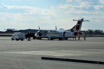 60 чартерів за 3 дні: представники ОПЗЖ покидають Україну 