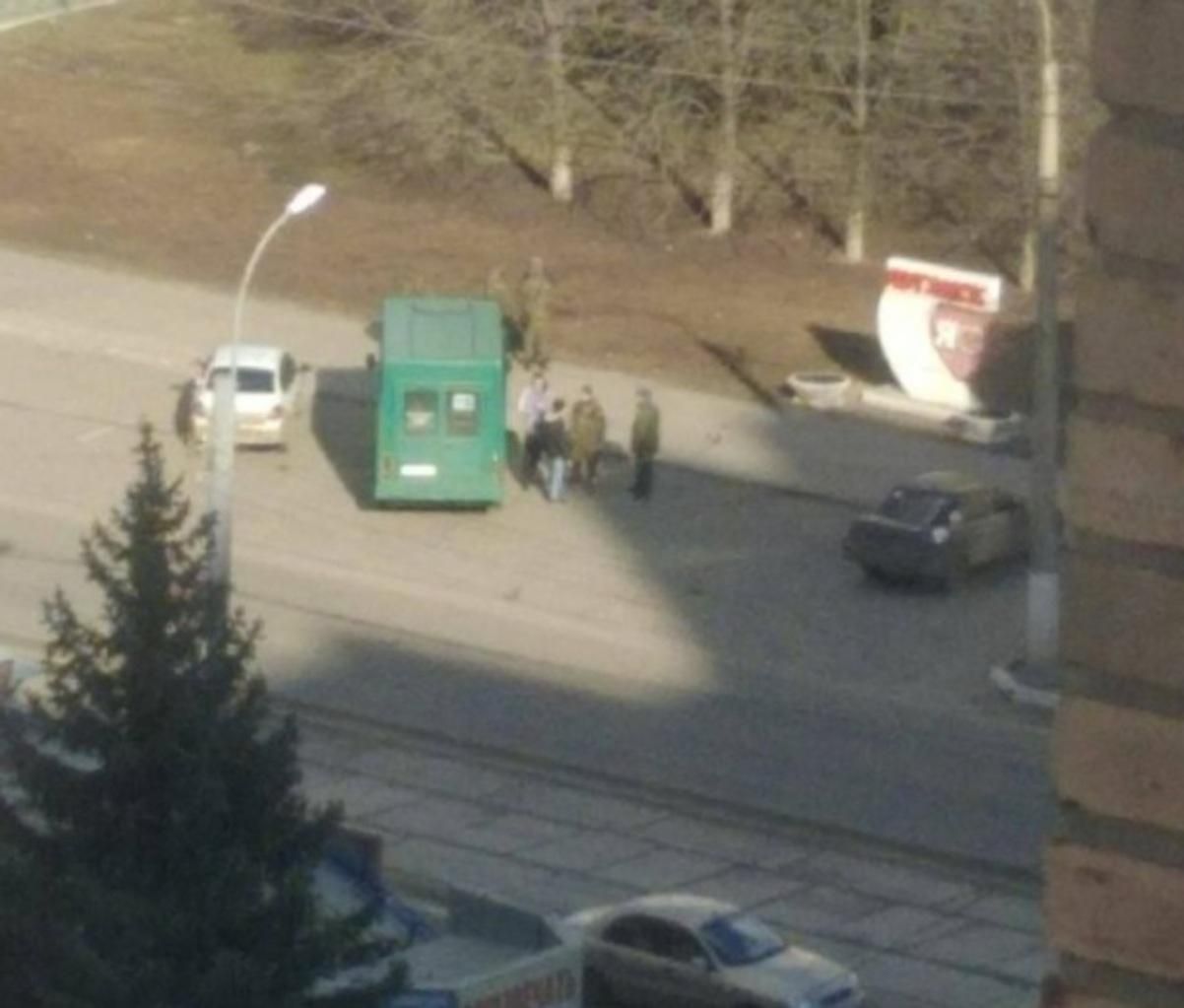 Берут пенсионеров и криминалитет, – в ООС подтвердили насильственную мобилизацию в ОРДЛО Берут пенсионеров и криминалитет, – в ООС подтвердили насильственную мобилизацию в ОРДЛО