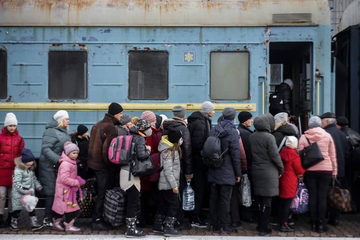 Евакуйовані з ОРДЛО самі повертаються з Росії додому, – Резніков - Новини росії - 24 Канал