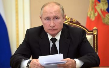 Путин объявил о "признании" независимости боевиков Донбасса