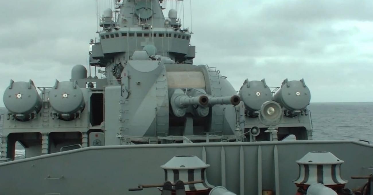 Прикрываются учениями: Россия ввела в Азовское море десантные и боевые корабли