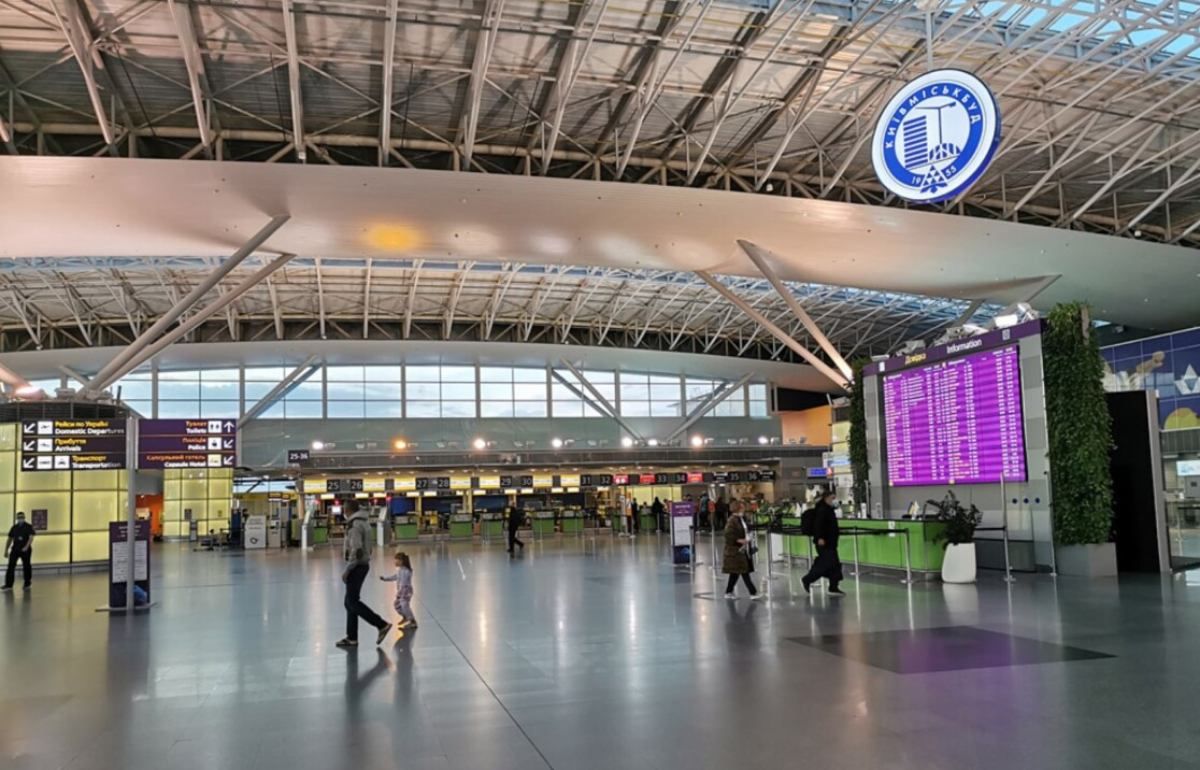 Посольство США снова призвало американцев немедленно покинуть Украину Посольство США снова призвало американцев немедленно покинуть Украину