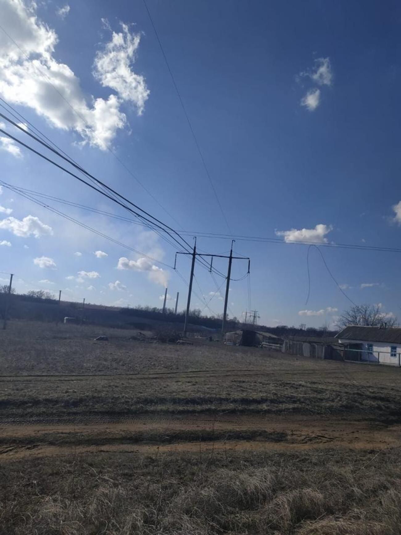 Жители Зайцево и Мироновского тоже остались без электричества из-за обстрела боевиков Жители Зайцево и Мироновского тоже остались без электричества из-за обстрела боевиков