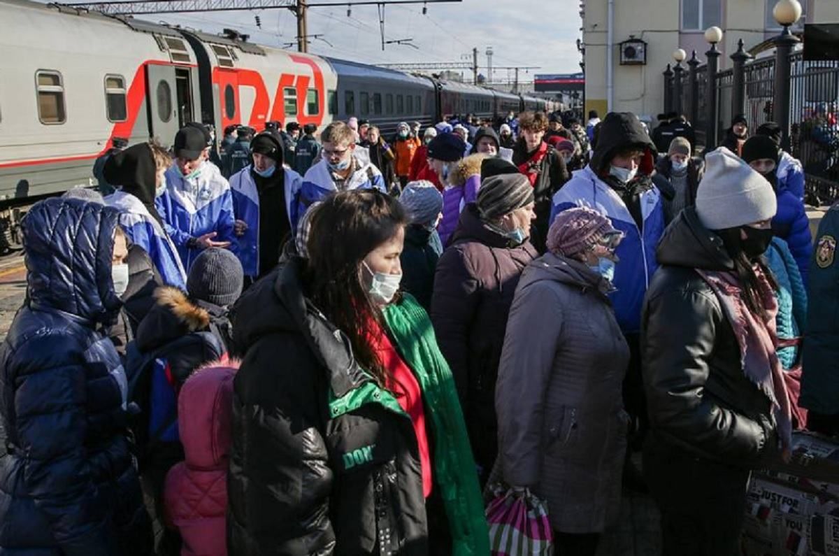 4 тысячи "эвакуированных" из оккупированного Донбасса просят у России обещанные деньги
