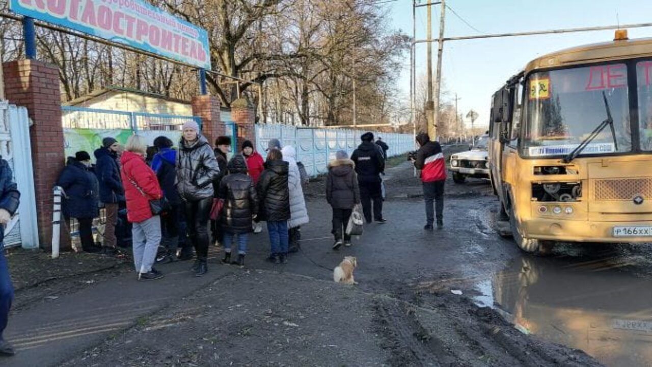 "Эвакуированных" с Донбасса начали отправлять в Подмосковье и другие регионы России