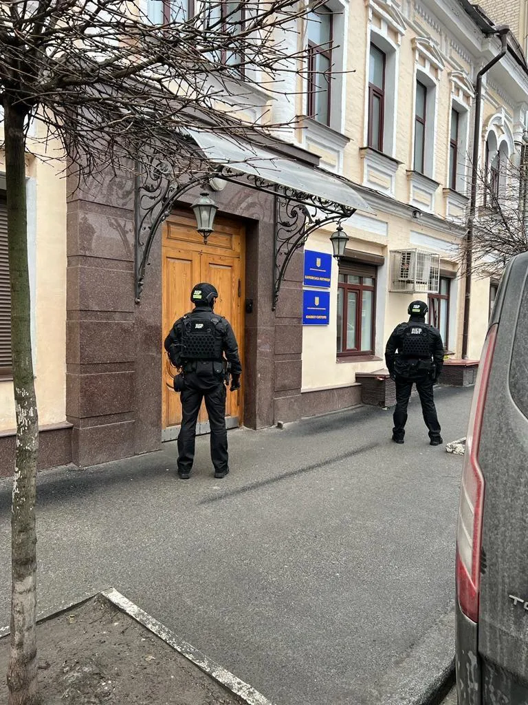 Оборудку вирішили зробити на ремонті штрафмайданчика Оборудку вирішили зробити на ремонті штрафмайданчика