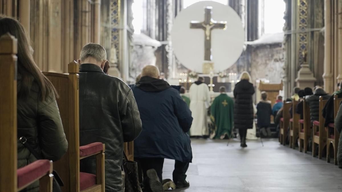 В костеле святого Николая в Киеве провели первое после пожара богослужение В костеле святого Николая в Киеве провели первое после пожара богослужение