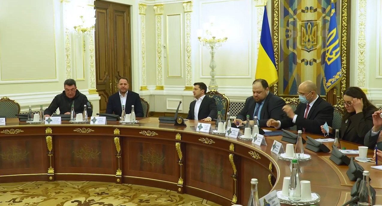Зеленский созвал СНБО: появились первые кадры заседания Зеленский созвал СНБО: появились первые кадры заседания