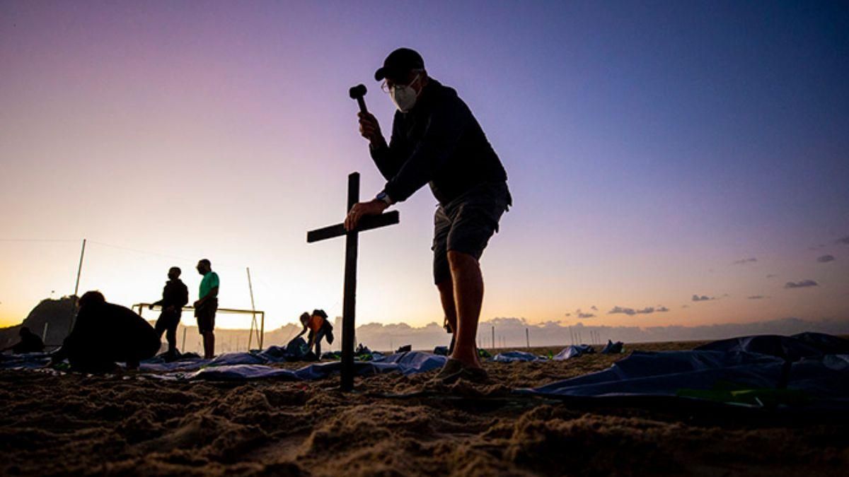 Боевики разгоняют фейк о якобы "диверсии с убийством" троих гражданских на Донбассе
Боевики разгоняют фейк о якобы "диверсии с убийством" троих гражданских на Донбассе