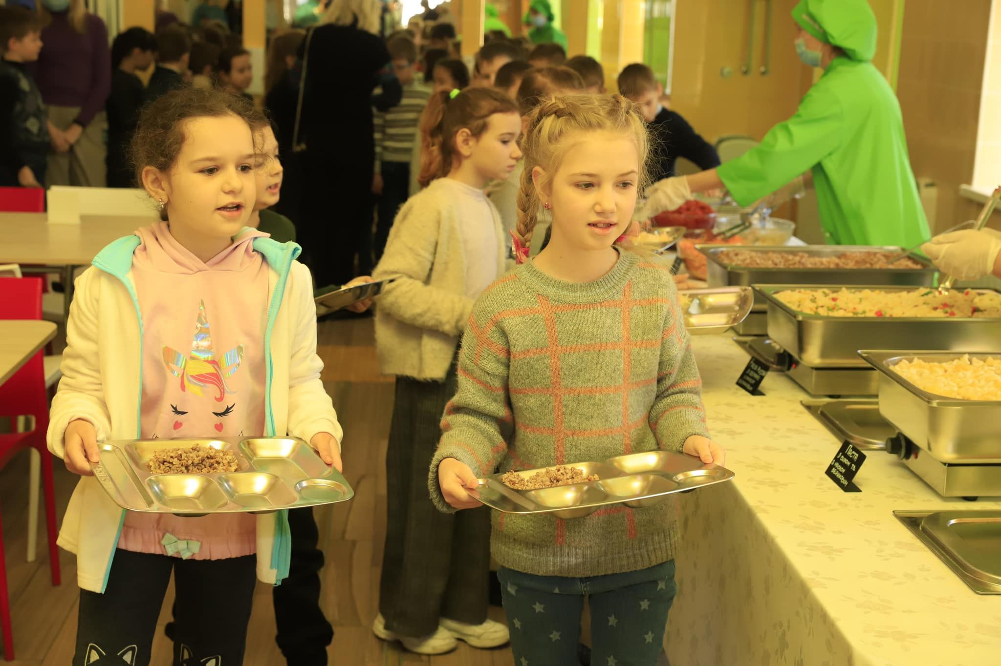В школах будет "шведский стол": для учеников Днепра вводят новую систему питания