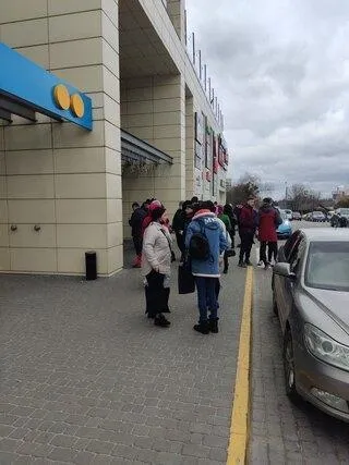У Львові вкотре шукають вибухівку у кількох ТЦ: фото з місця події У Львові вкотре шукають вибухівку у кількох ТЦ: фото з місця події