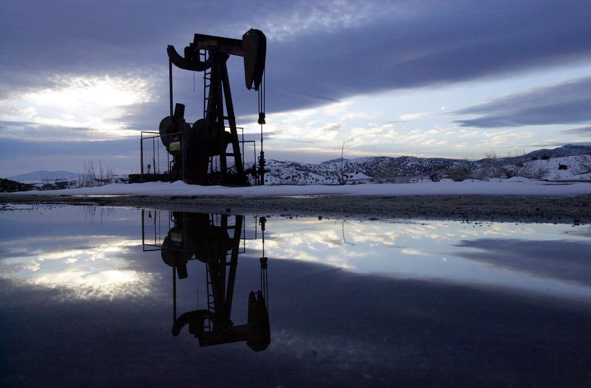 Цена нефти резко выросла почти до 100 долларов за баррель - Экономика