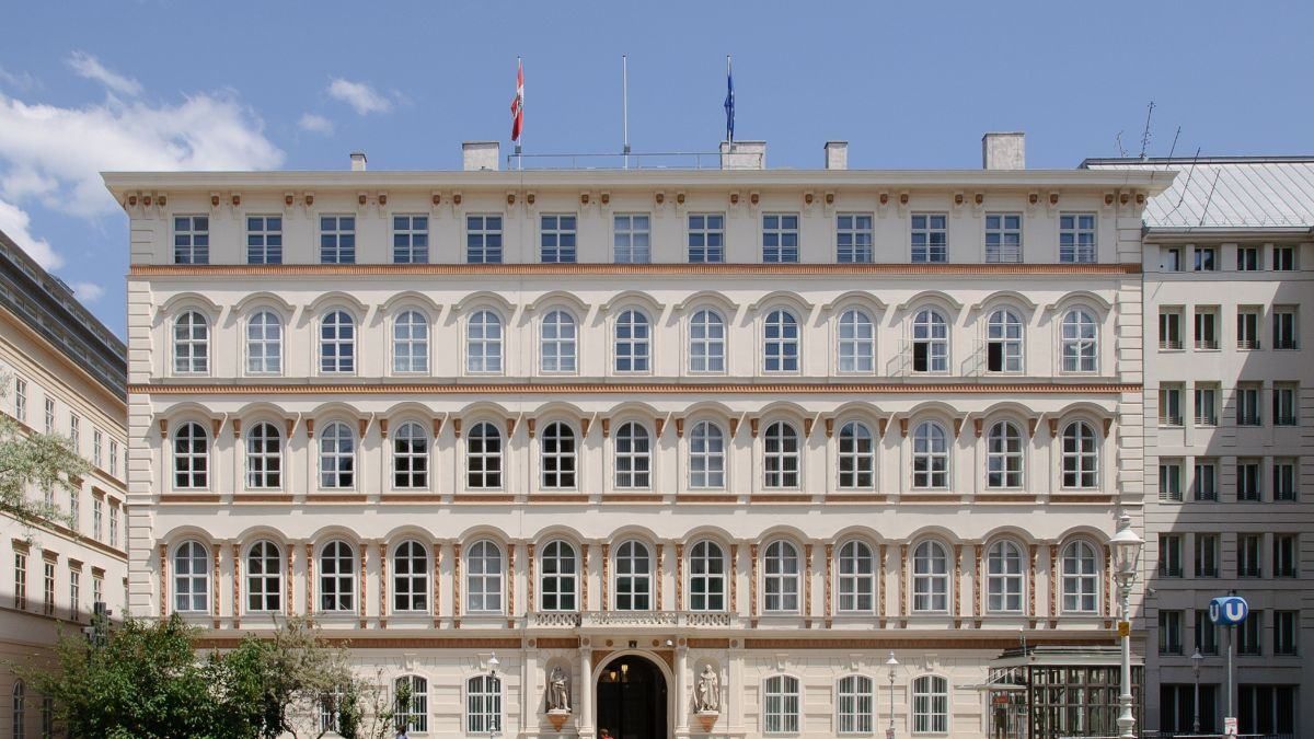 Західні країни викликають російських послів через авантюри на Донбасі - 24 Канал Західні країни викликають російських послів через авантюри на Донбасі - 24 Канал