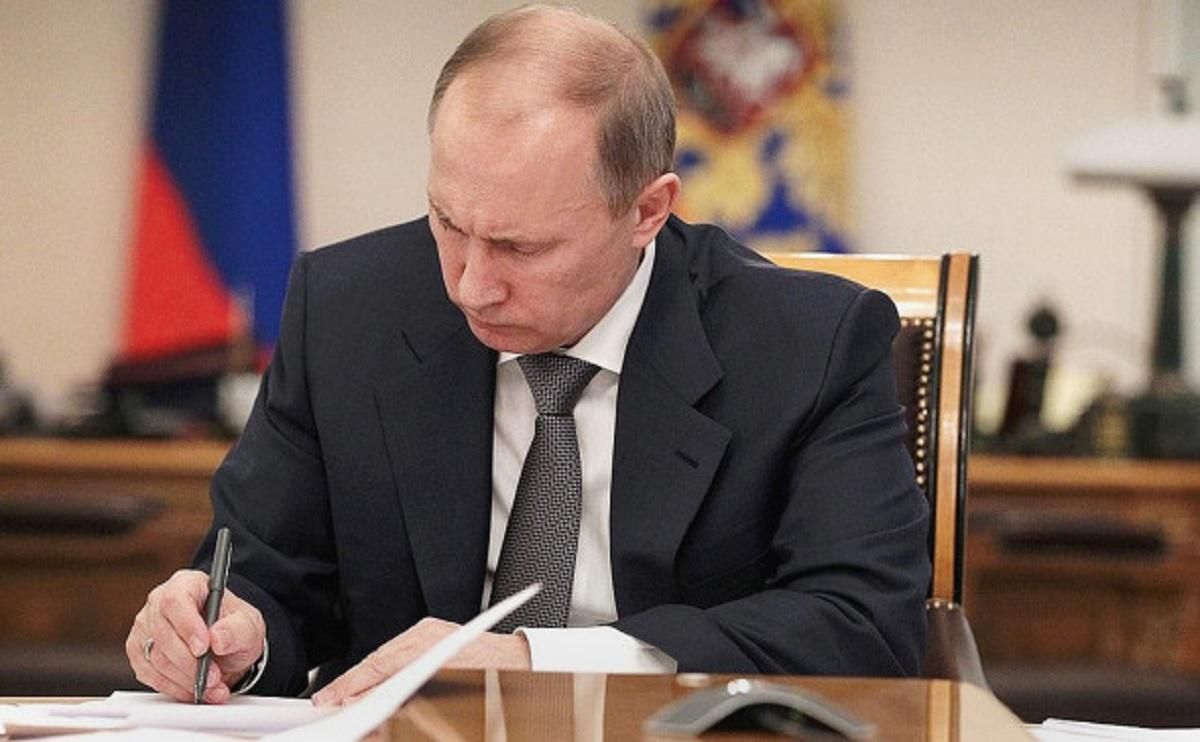 Путін підписав закони про ратифікацію "договорів" із псевдореспубліками - 24 Канал