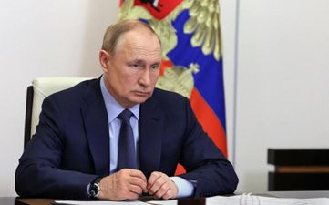 Путін заявив, що визнав "республіки" по всій межі Луганської і Донецької областей