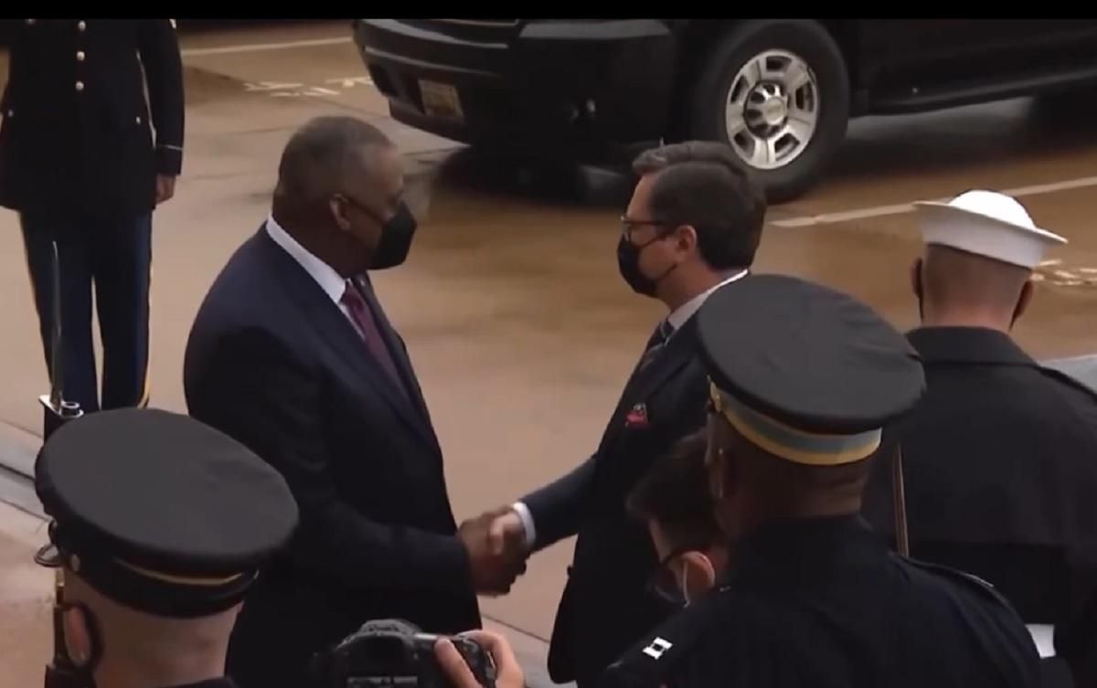 Кулеба прибув у Вашингтон: міністр зустрівся з главою Пентагону - 24 Канал Кулеба прибув у Вашингтон: міністр зустрівся з главою Пентагону - 24 Канал