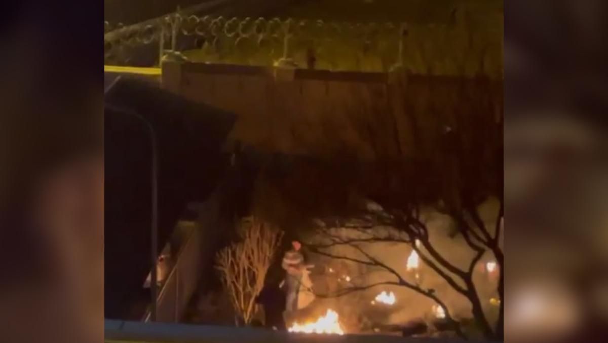На території консульства Росії в Одесі спалюють документи, – ЗМІ - Одеса