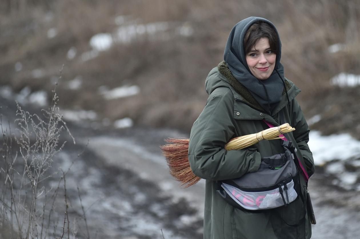"Сірі бджоли": на Луганщині знімають фільм про війну за романом Андрія Куркова