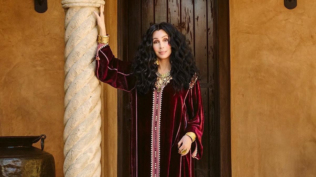 Вслед за Cardi B и Кэтрин Винник: суперзвезда Шер назвала Путина "деспотом" и поддержала Украину