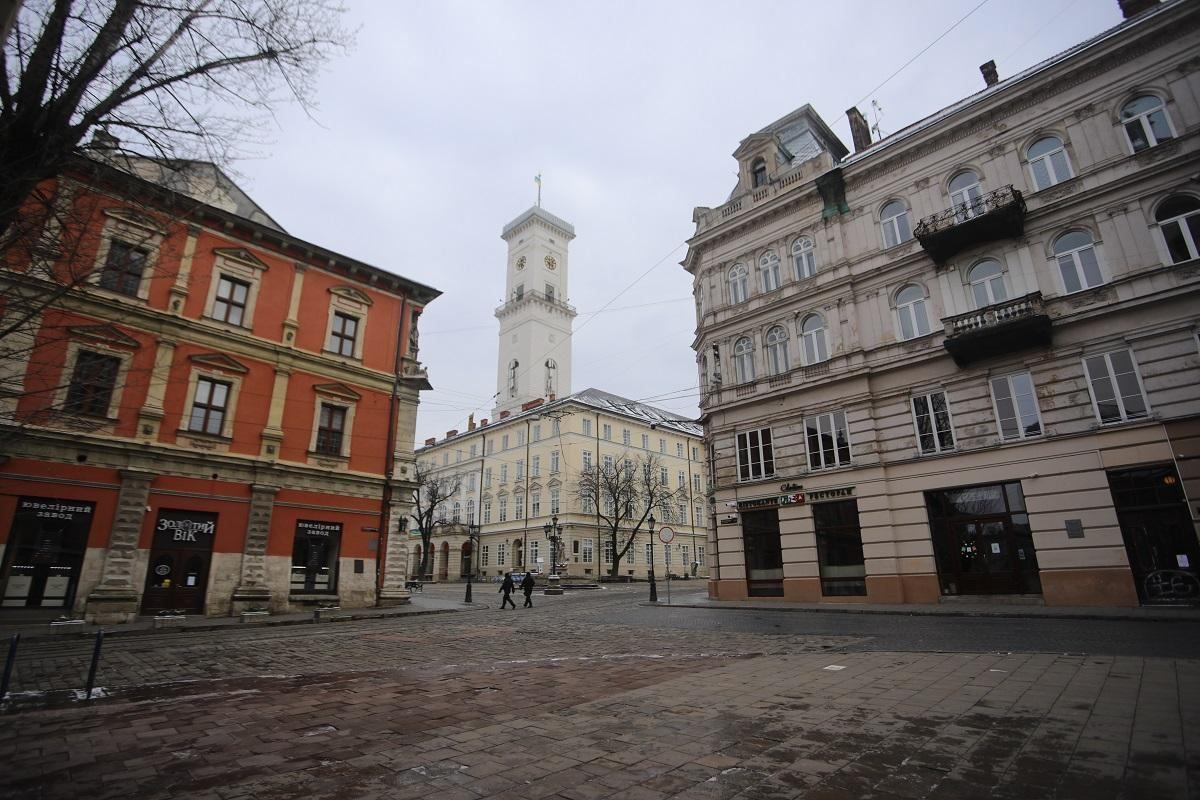 Чрезвычайное положение во Львове: по каким правилам будет жить город