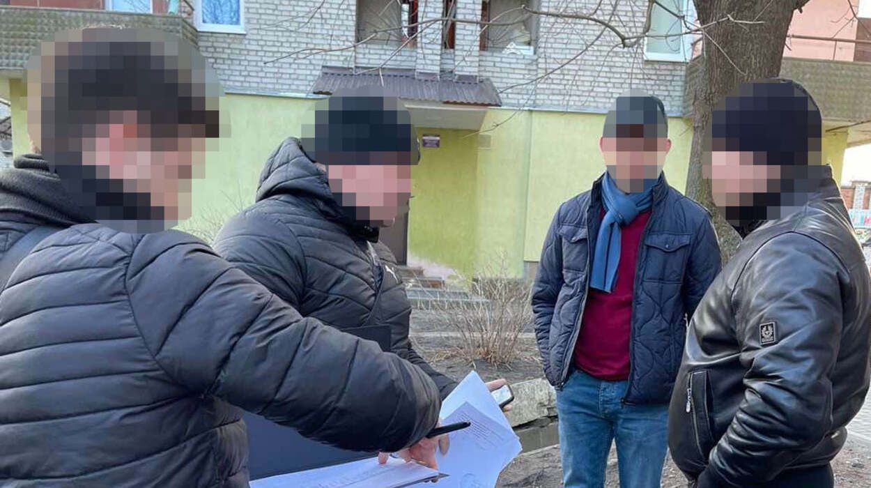 Директор львовской школы присвоил почти 300 тысяч гривен, выделенных на ремонт Директор львовской школы присвоил почти 300 тысяч гривен, выделенных на ремонт