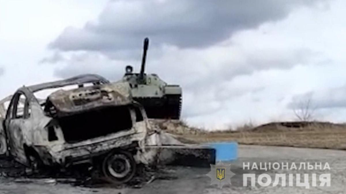 На Киевщине легковушка протаранила "Вечный огонь" и сгорела дотла