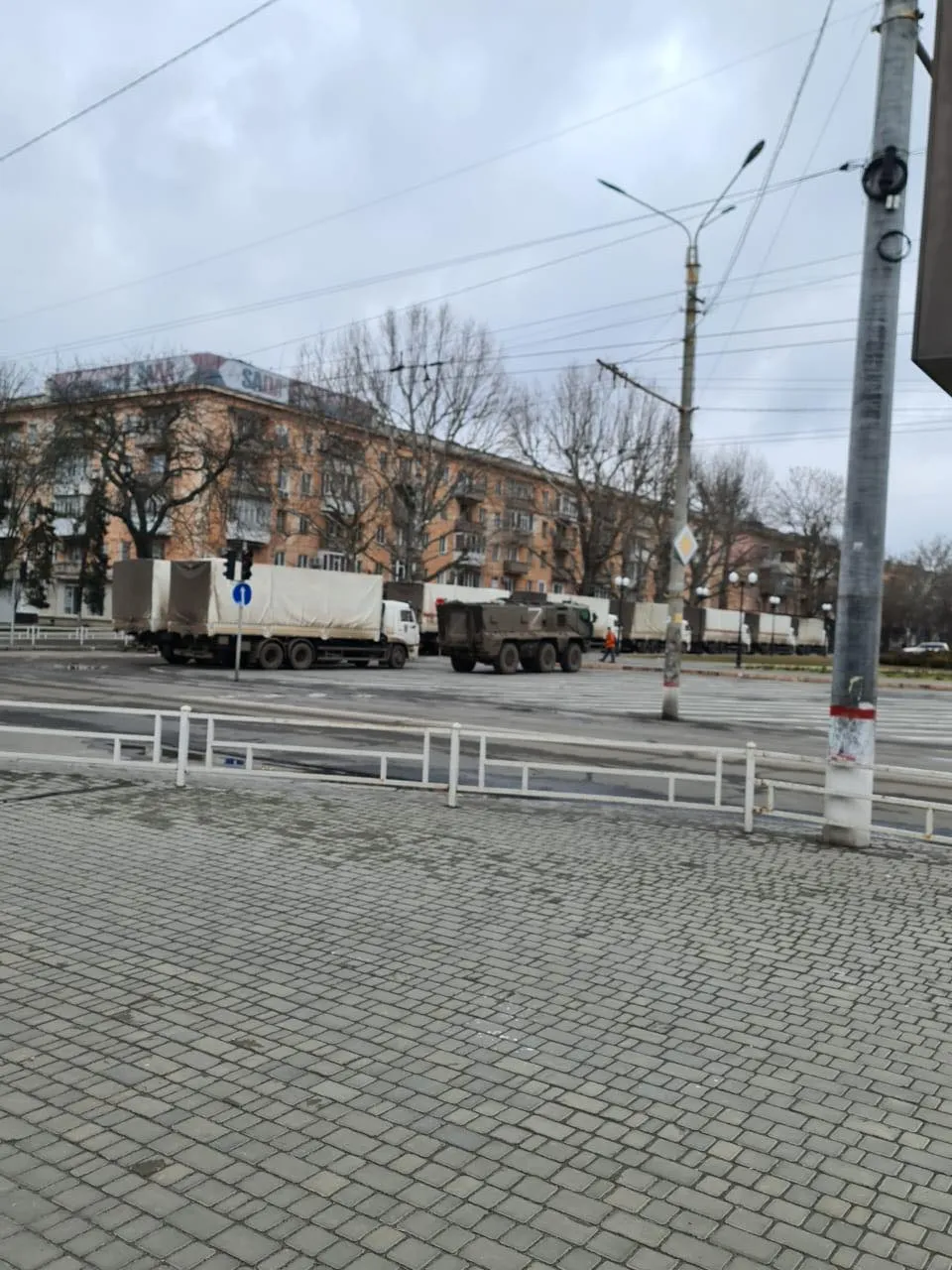 Российские грузовики в Херсоне с якобы
