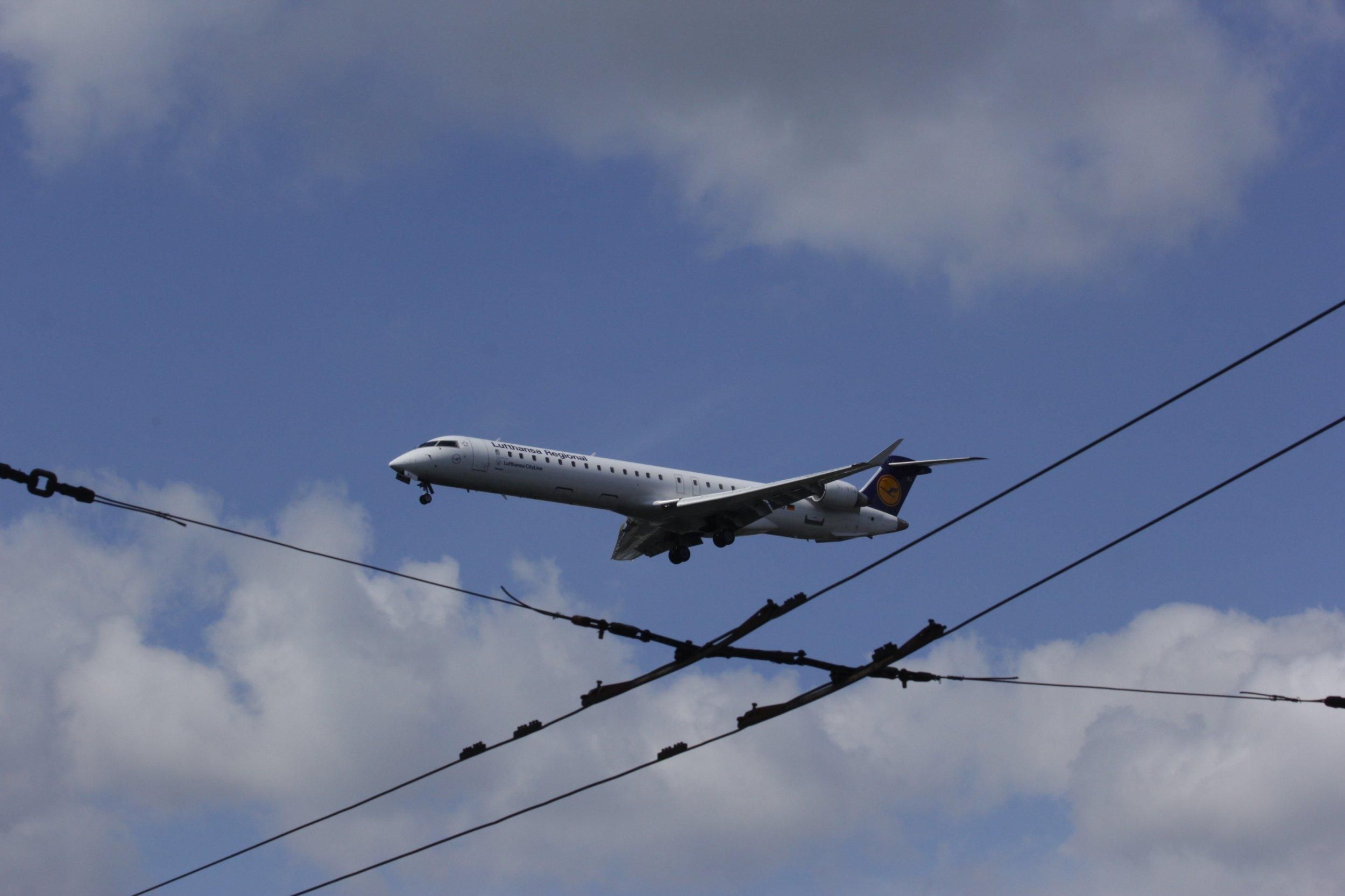 Россия массово закрывает аэропорты и отменяет авиарейсы после атаки на Украину Россия массово закрывает аэропорты и отменяет авиарейсы после атаки на Украину