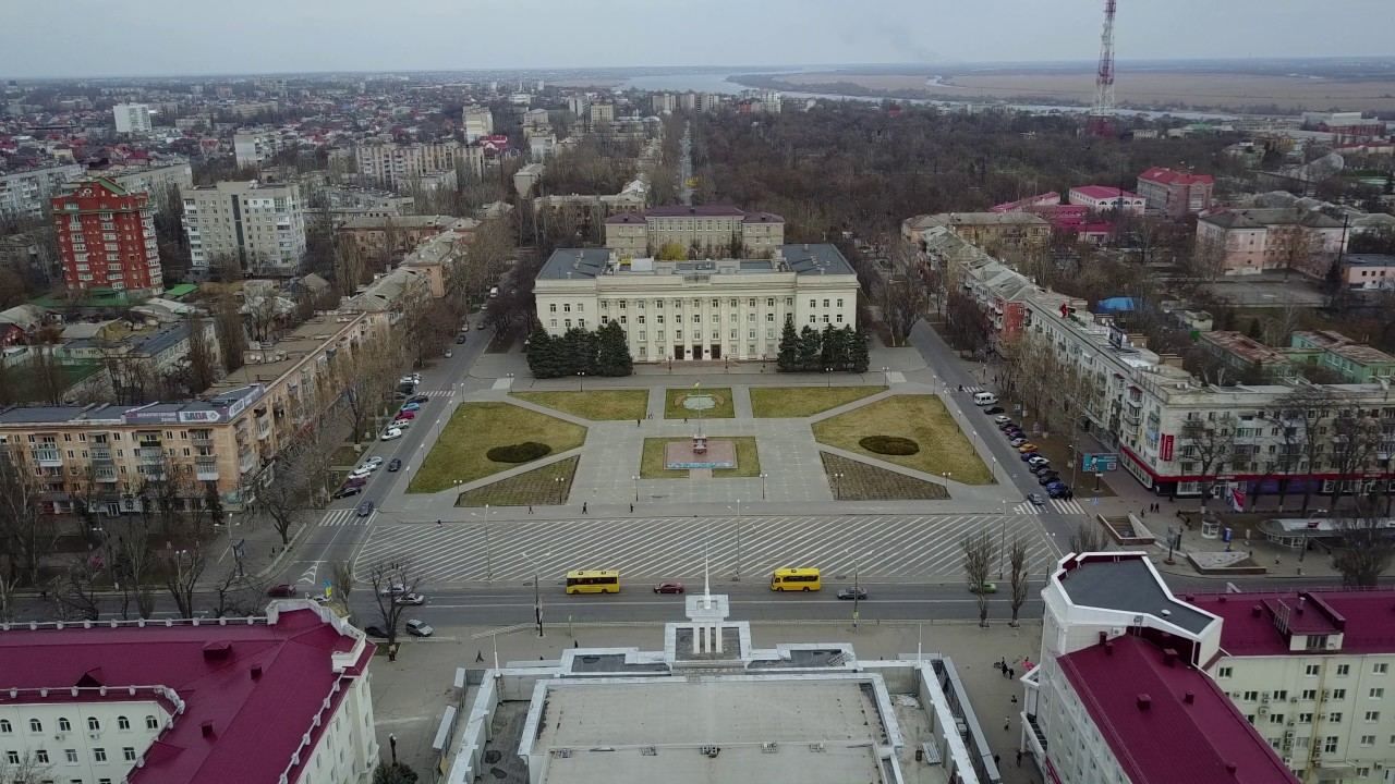 Чутно вибухи, сирени, на АЗС черги: яка ситуація у Херсоні - 24 Канал