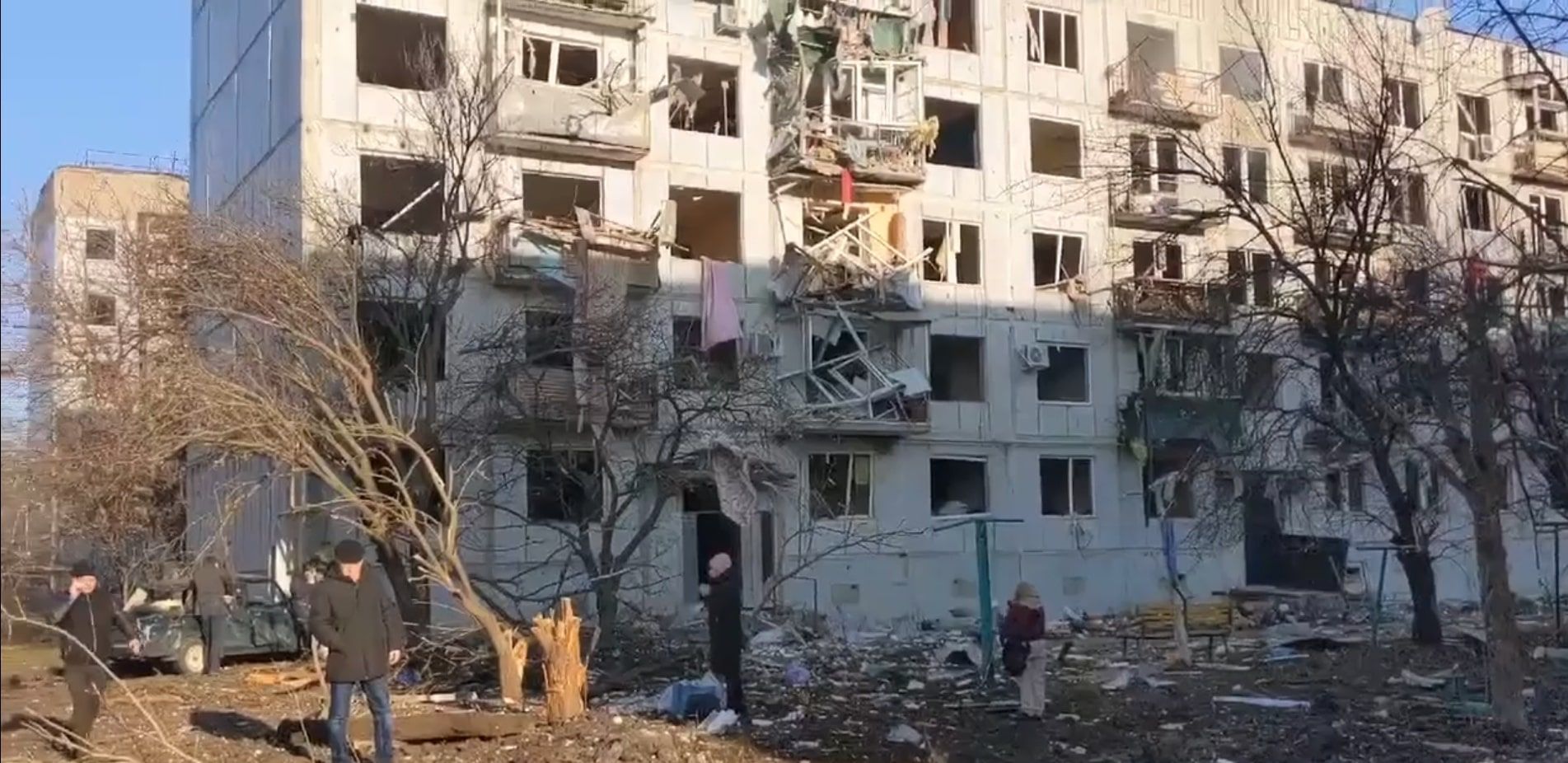 По передмісті Харкова завдали удару некерованими ракетами Смерч: з'явилось відео - 24 Канал По передмісті Харкова завдали удару некерованими ракетами Смерч: з'явилось відео - 24 Канал