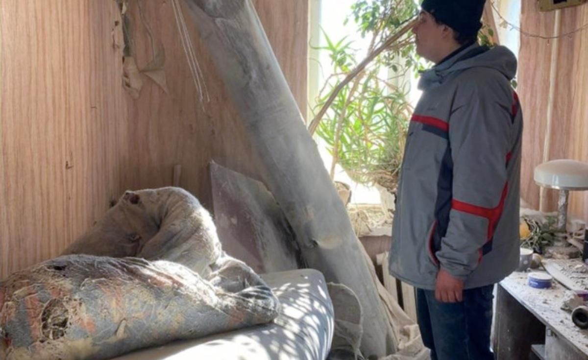 "Было очень много крови": жуткие фото последствий снаряда, который попал в дом в Харькове