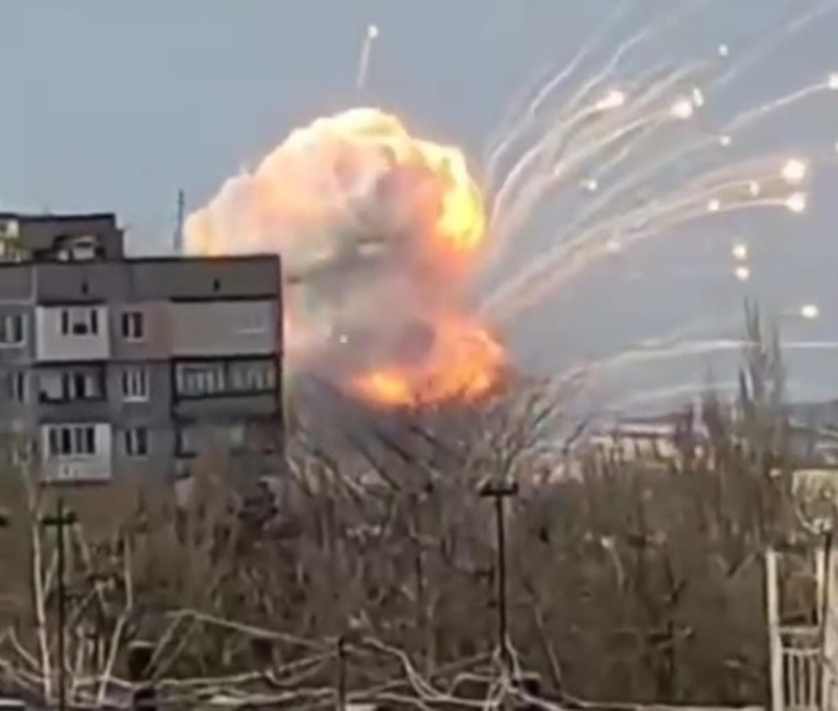 У Мелітополі на військовому аеродромі стався потужний вибух - 24 Канал У Мелітополі на військовому аеродромі стався потужний вибух - 24 Канал