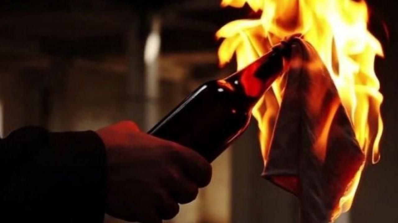 Проти війни в Україні: у Москві протестувальниця кинула коктейль Молотова - 24 февраля 2022 - 24 Канал Проти війни в Україні: у Москві протестувальниця кинула коктейль Молотова - 24 февраля 2022 - 24 Канал