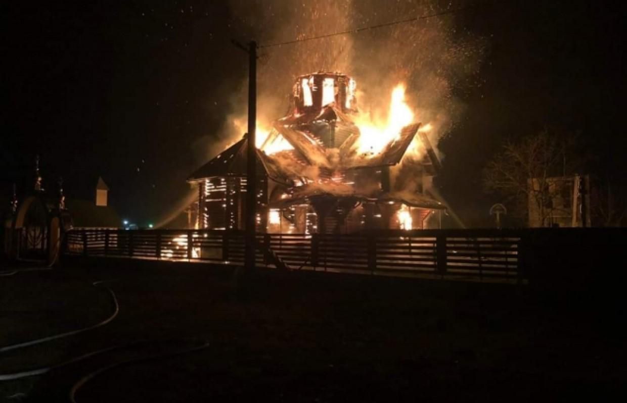 В Сумах возле артучилища снова началось сражение: горит церковь - 24 Канал В Сумах возле артучилища снова началось сражение: горит церковь - 24 Канал