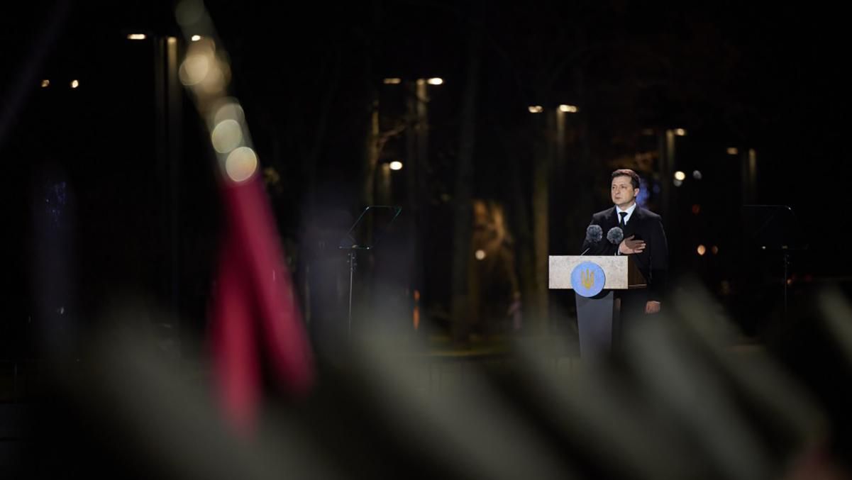 Россия обстреливает не только военные объекты, но и убивает гражданских, – Зеленский Россия обстреливает не только военные объекты, но и убивает гражданских, – Зеленский