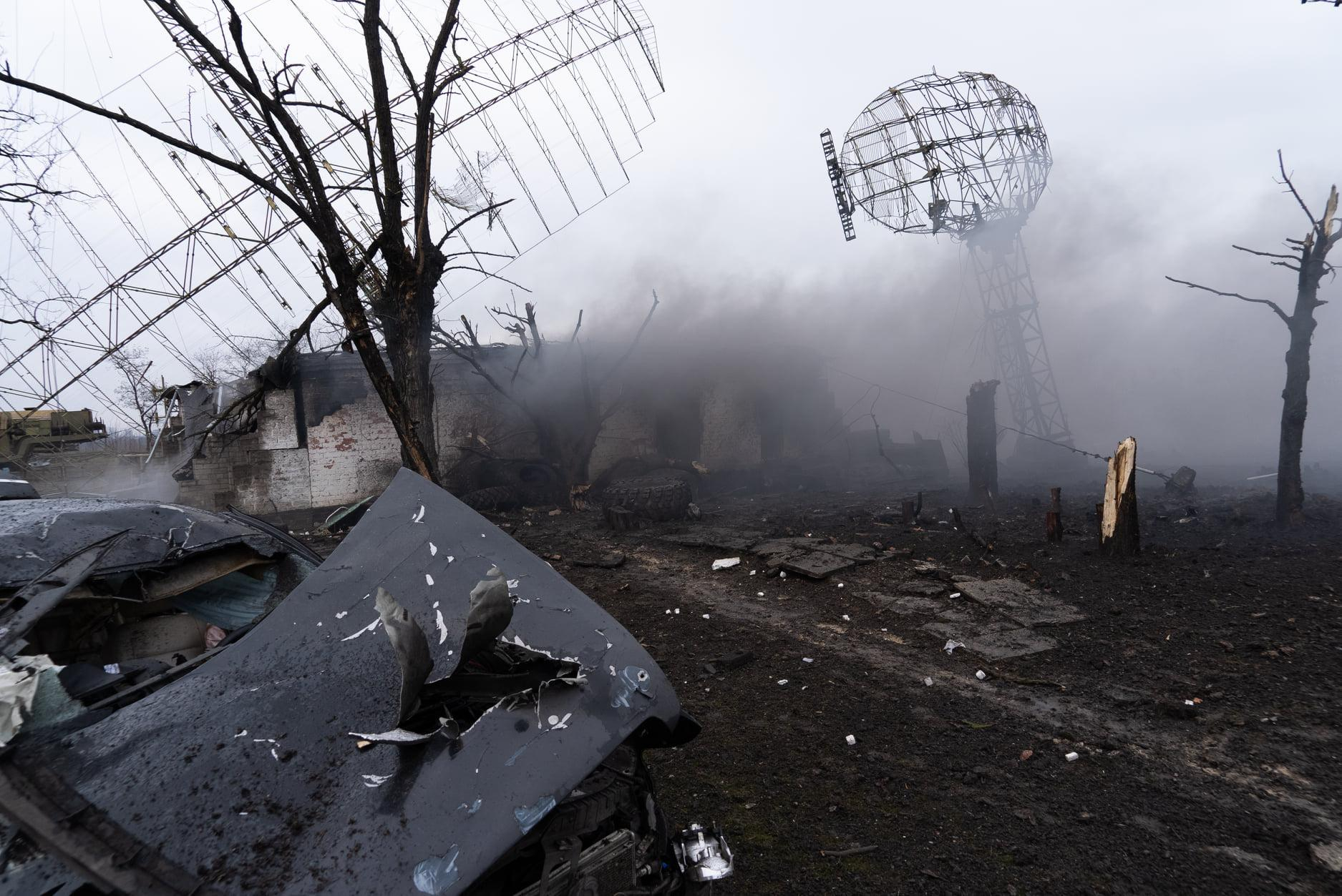 Перший день війни: як виглядає Маріуполь після обстрілів, шокуючі фото - 24 Канал