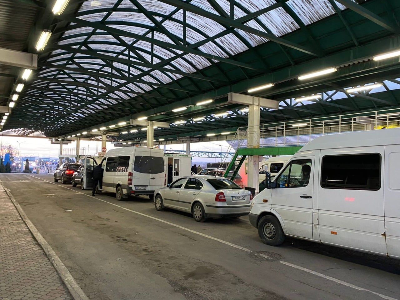 На одном из пунктов 800: на границе с Румынией зафиксировали очереди из авто - 24 Канал