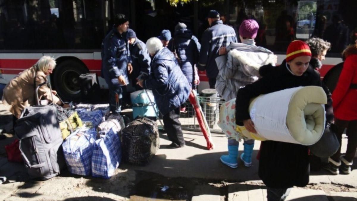 Уряд відновлює програму "допомога поруч" для переселенців - 24 Канал Уряд відновлює програму "допомога поруч" для переселенців - 24 Канал