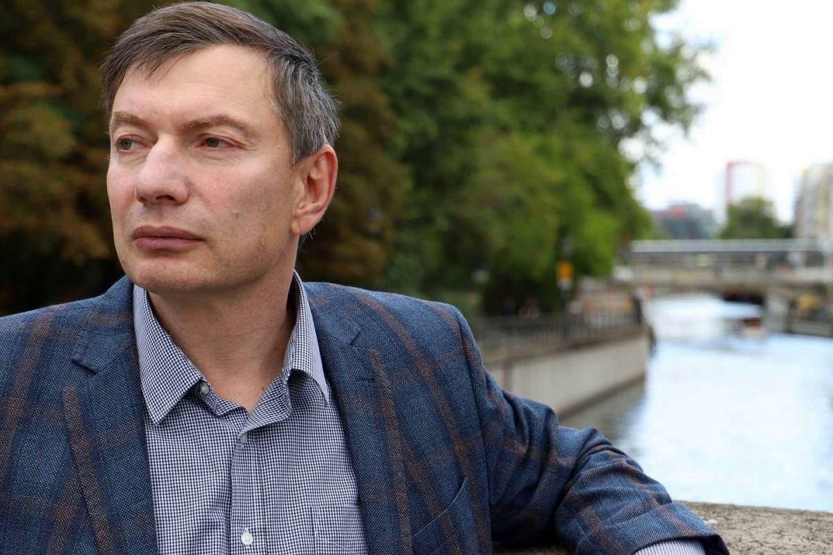 Пока фашисты не бомбят Варшаву, – россиянин Эйдман просит отключить Россию от SWIFT - 24 Канал Пока фашисты не бомбят Варшаву, – россиянин Эйдман просит отключить Россию от SWIFT - 24 Канал